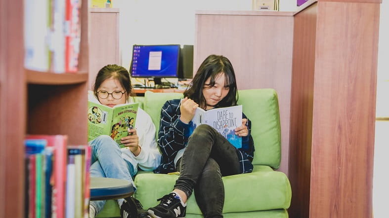 大连美国国际学校 |Parent Essentials - 03 Feature Cards