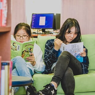 大连美国国际学校 |Parent Essentials - 03 Feature Cards