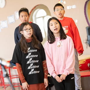 大连美国国际学校 |Parent Essentials - 03 Feature Cards