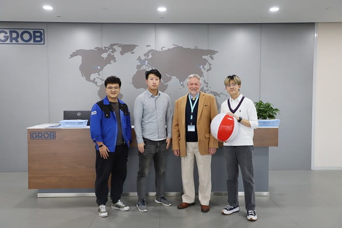 GROB-WERKE office in Dalian