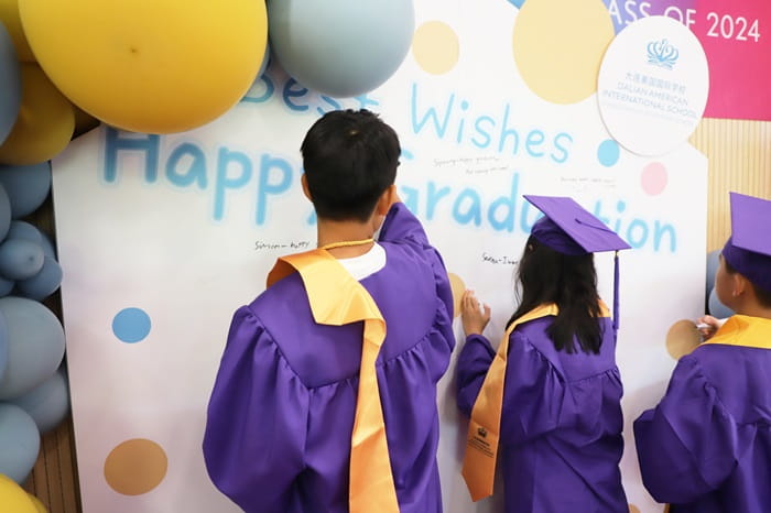 Graduation signature board