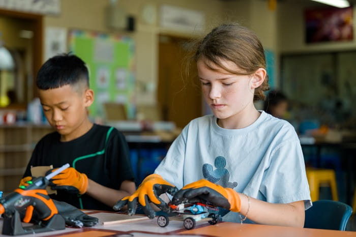 STEM class in elementary school