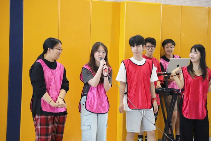 Student government running a house event