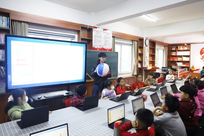 coding class by DMECC